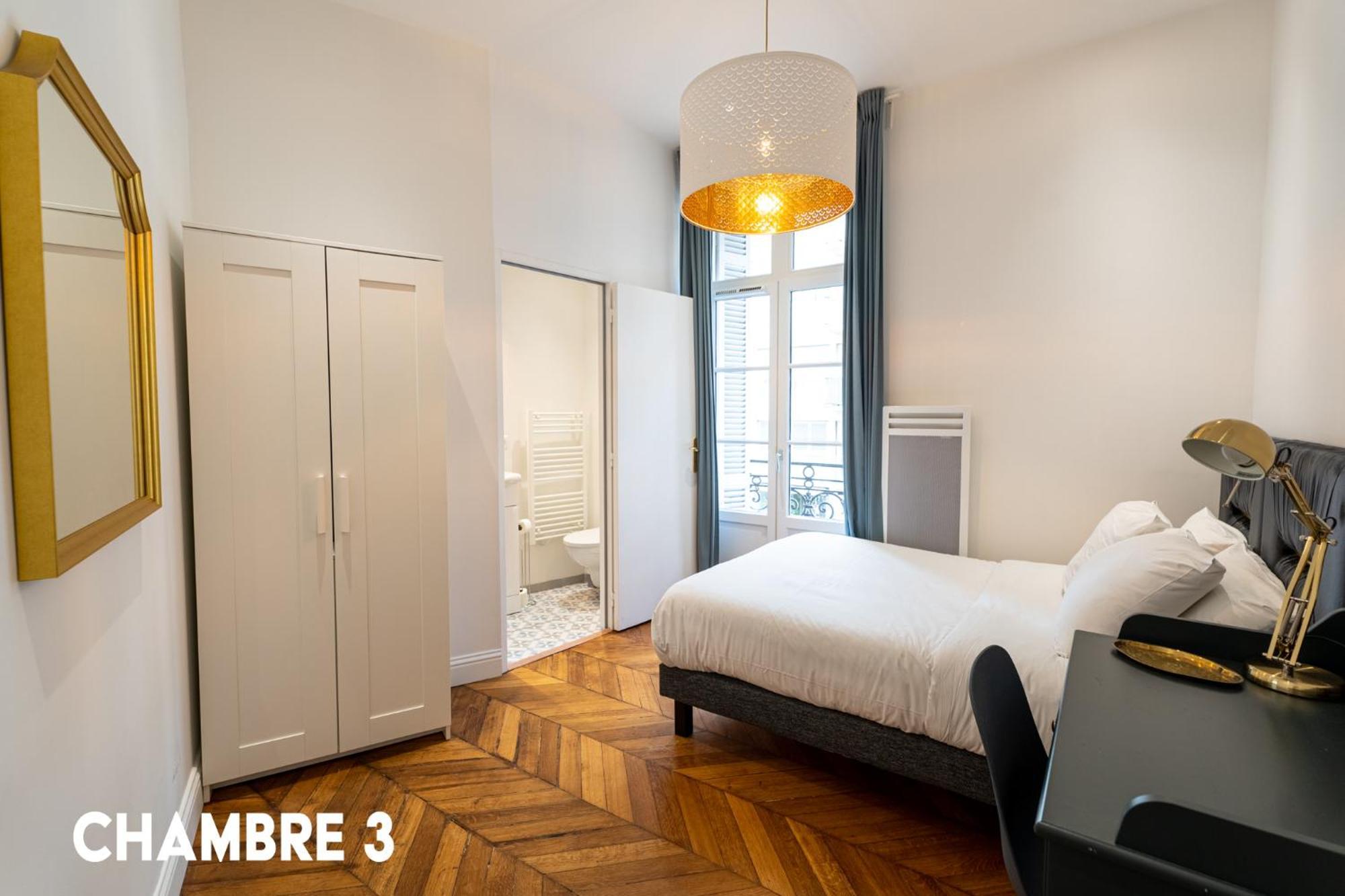 Appartement Madeleine's Rated 8 Traveller Center Appartments Bordeaux